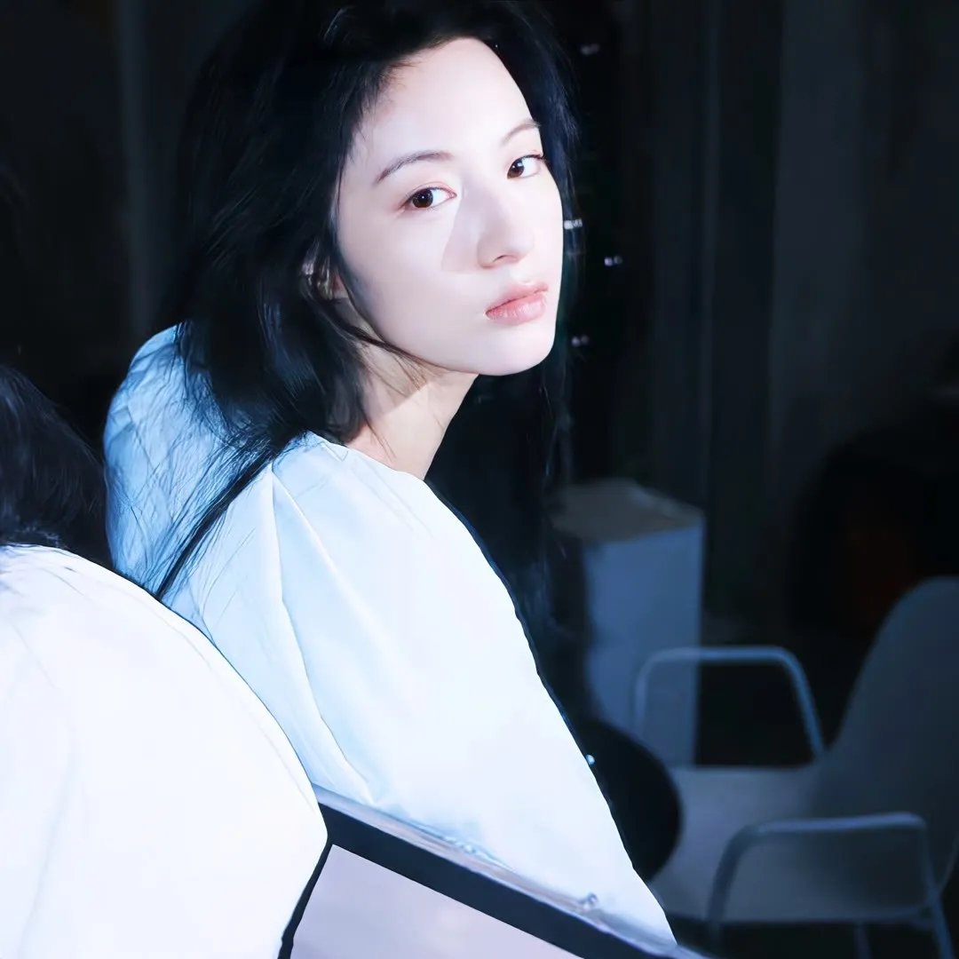 华颐：吞噬怪物的孩子